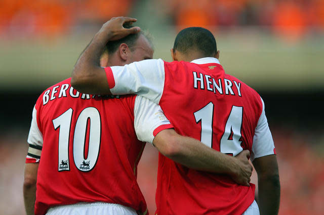 Thierry Henry (R) of Arsenal celebrates