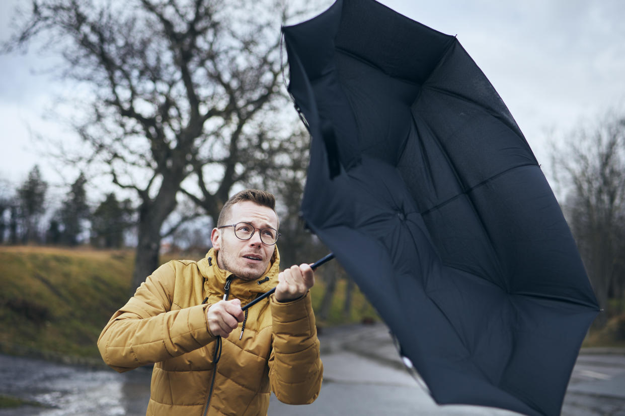 Para esos días de clima inestable, lo mejor es contar con un buen paraguas. (Foto: Getty Images)