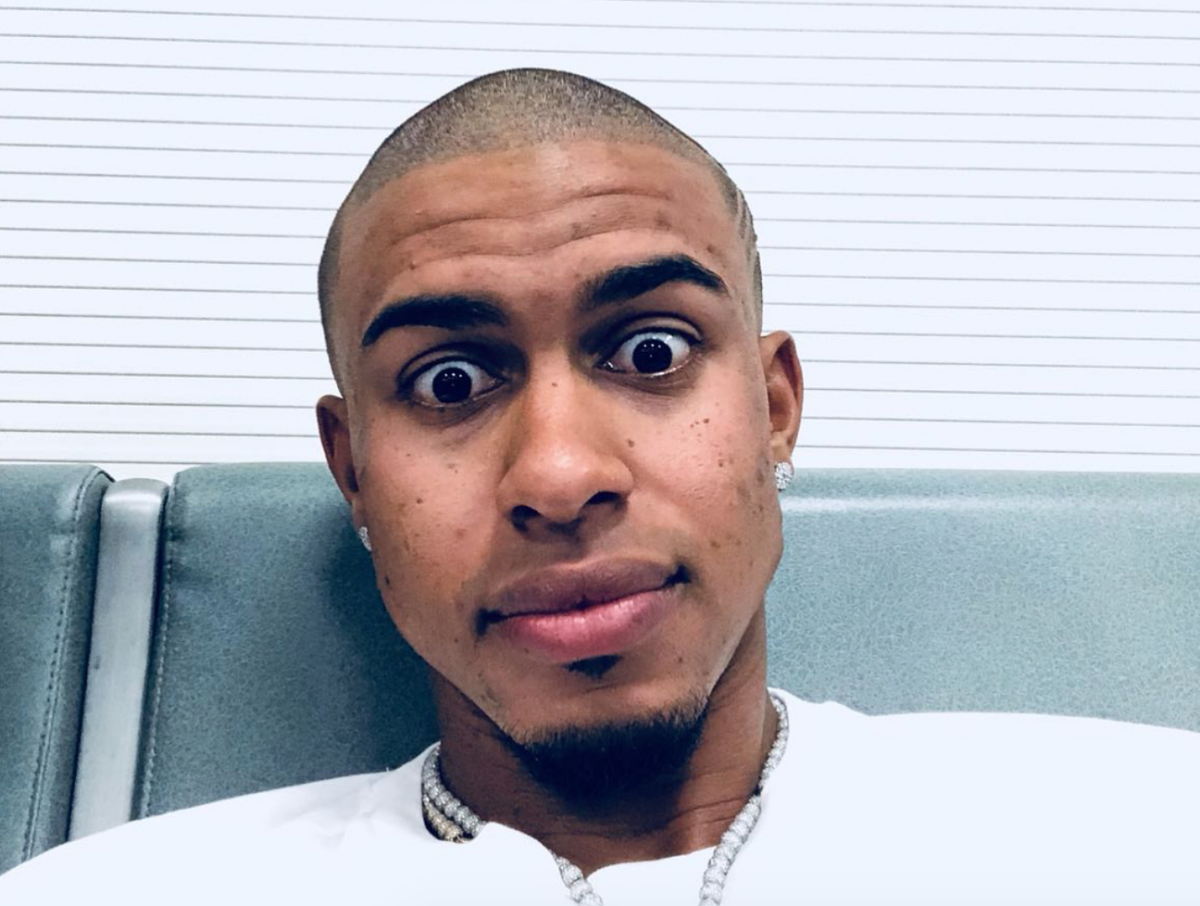 Indians' star Francisco Lindor loses bet to his high school baseball team,  shaves head