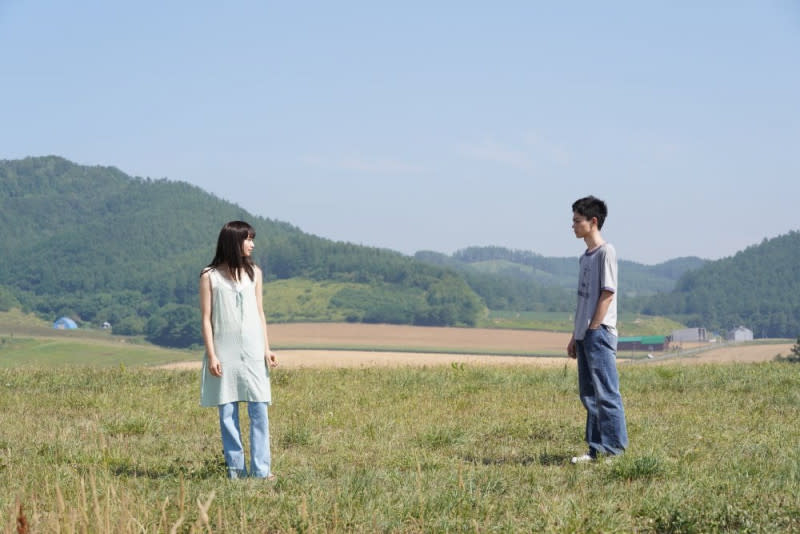 《情系一線》以日本國民女歌手的中島美雪1998年推出的名曲《糸》為題，見證一段橫跨30年的愛情故事 (圖片來源: 《情系一線》電影劇照)
