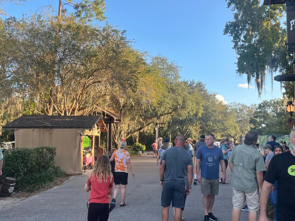 area outside of hoop de doo musical review at disney world