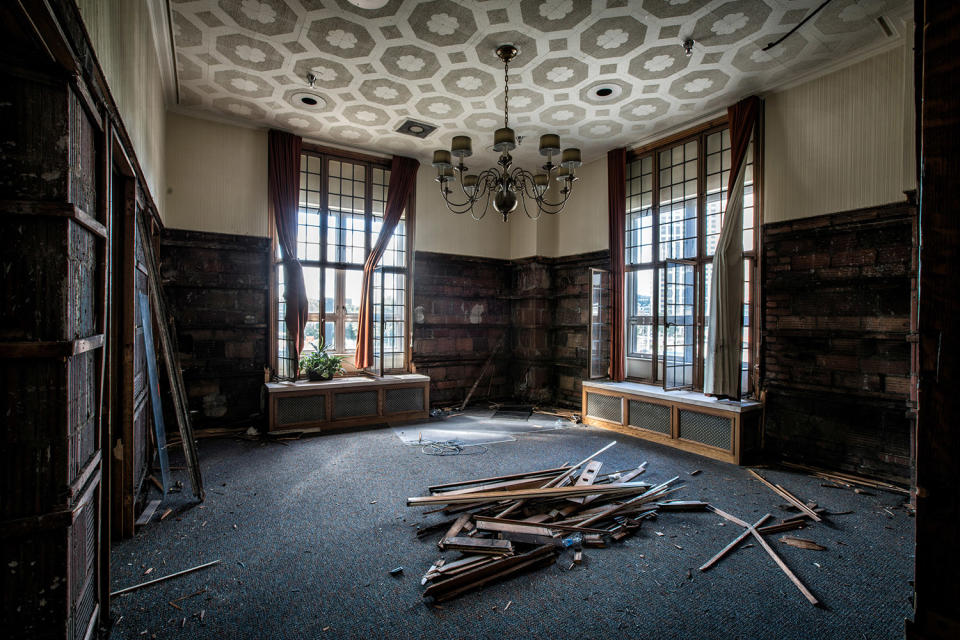 <p>The former printing presses of the Pittsburgh Post-Gazette newspaper. (Photo: Abandoned America/Caters News) </p>