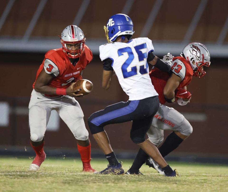 South Pointe’s Zay McCrorey looks for an opening against Indian Land in a home Region 3-4A game on Friday night (Oct. 15, 2021).