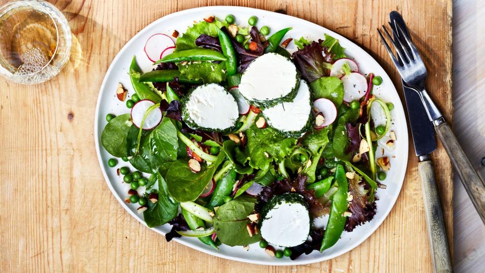 Spring Mix Salad with Herbed Goat Cheese