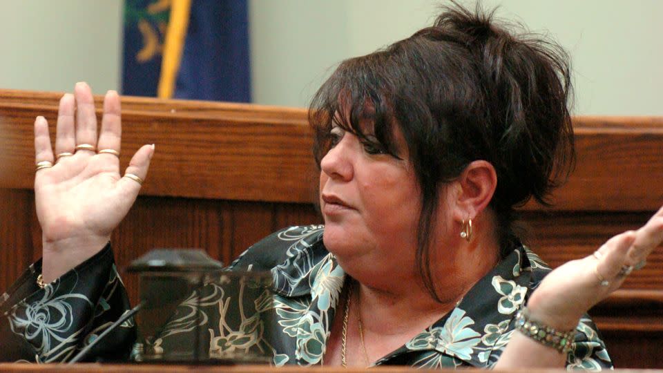 Susan Galbreath gestured while she testified in the Quincy Cross trial on April 7, 2008. Galbreath conducted her own investigation into the death of Jessica Currin. - Stephen Lance Dennee/The Paducah Sun/AP