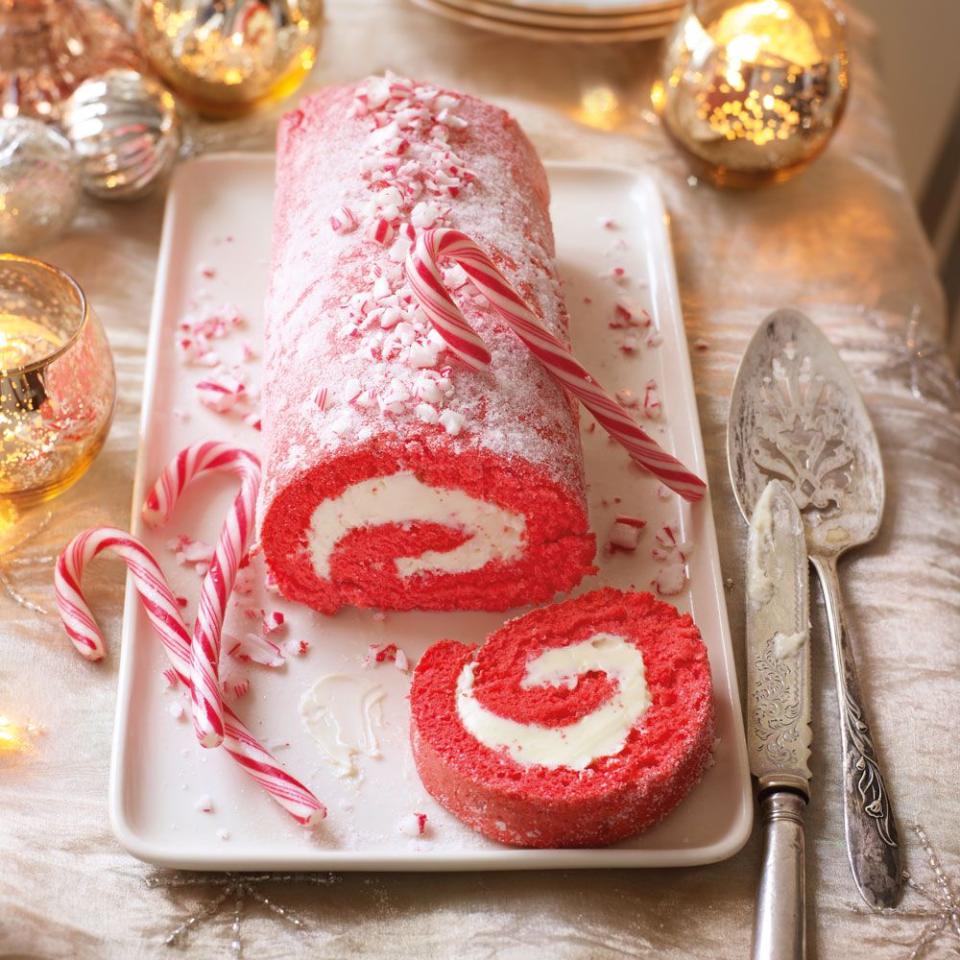 Candy cane roulade - Best Yule Log Recipes 2022
