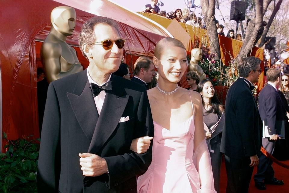 Gwyneth Paltrow and her late father Bruce Paltrow at the 71st annual Academy Awards.