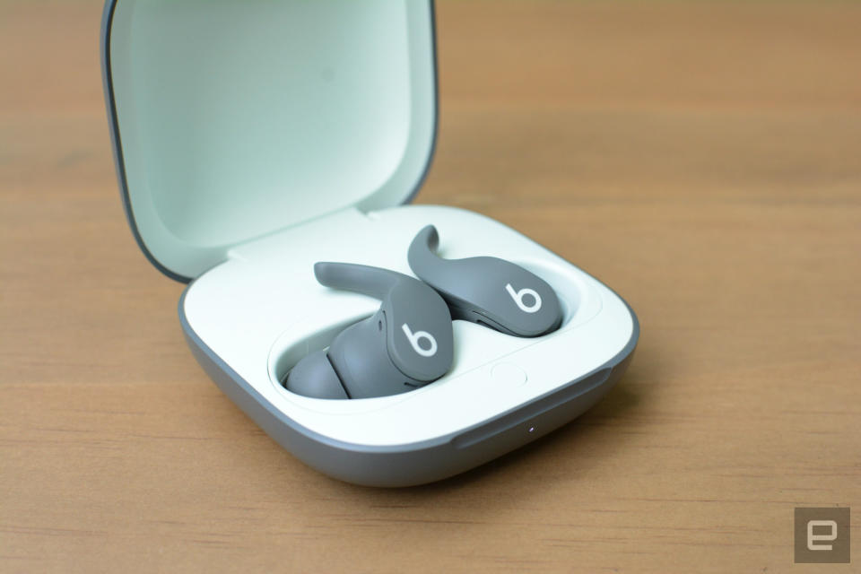 <p>Beats’ latest true wireless earbuds offer all of the best features from Apple’s new AirPods in a less polarizing design.</p>
