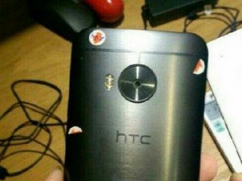 指紋辨識、圓形鏡頭 HTC M9 Plus諜照曝光