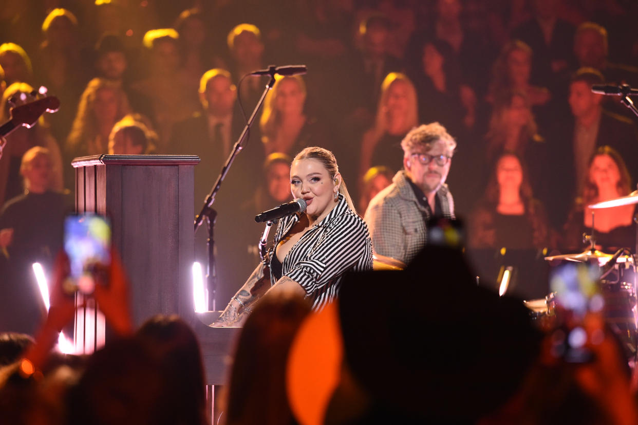 Elle King and Patrick Carney of the Black Keys perform onstage at the 56th annual CMA Awards (Photo: ABC via Getty Images)