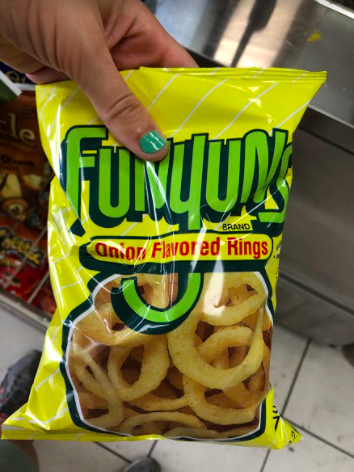 Onion ring flavored chips