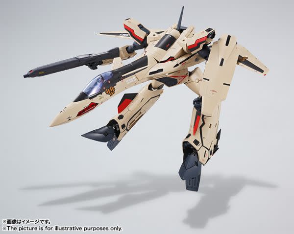 DX超合金《超時空要塞F~戀離飛翼~》VF-19 ADVANCE