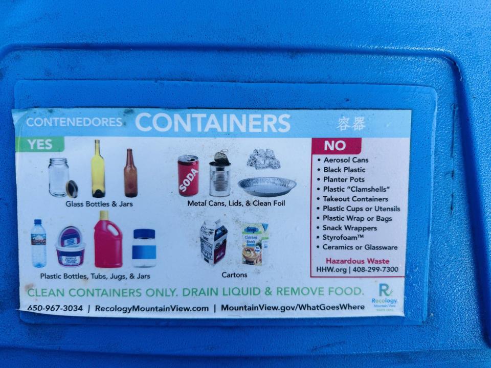 加州的目標是每10個售出的易開罐和瓶裝飲料，就有8個的包裝要通過回收中心或是路邊藍色垃圾桶來回收。（記者徐蓓蓓／攝影）