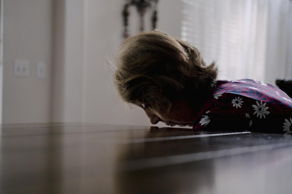 Rita Pérez, quien padece la enfermedad de Alzheimer, en Perris, California, el 25 de julio de 2022. (Mark Abramson/The New York Times)
