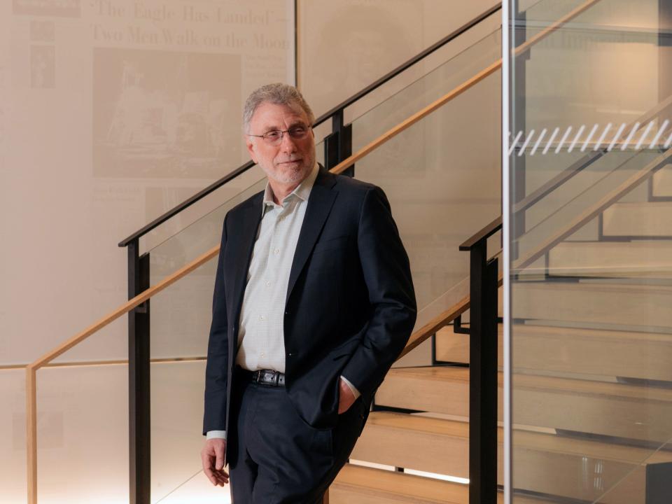 Marty Baron se retira hoy del periodismo tras dirigir durante siete años The Washington Post