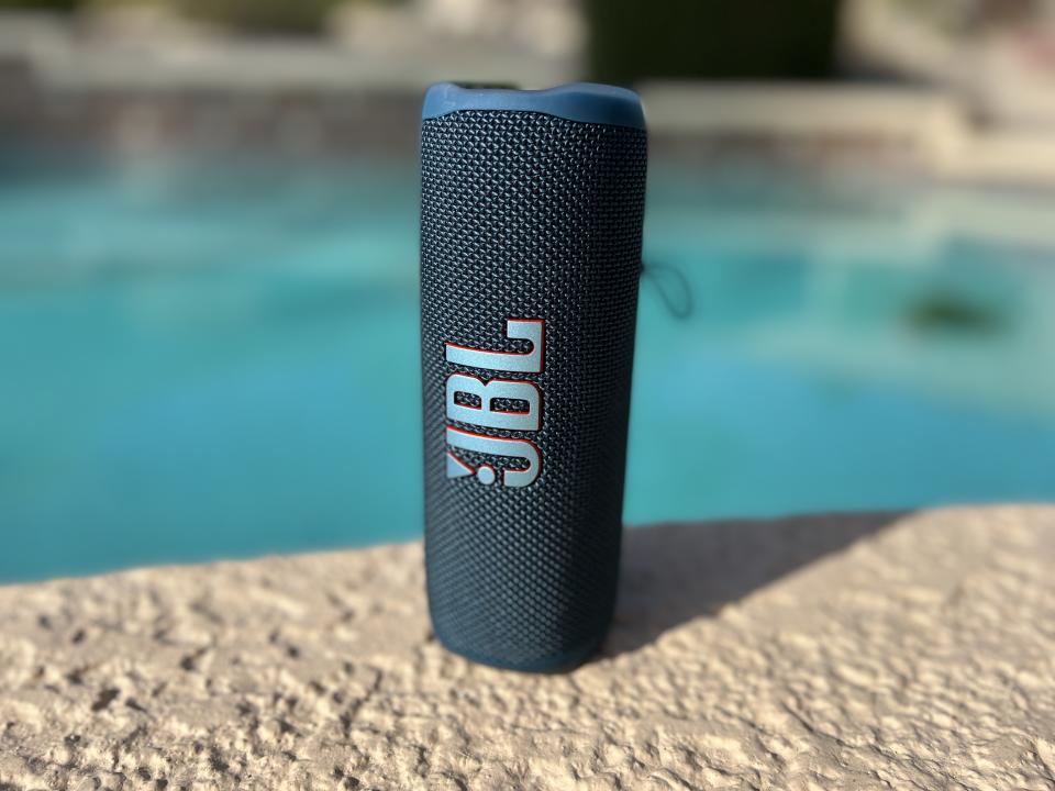 ventana es inutil Asentar JBL Flip 6 Review: Further Improvements to a Nearly Perfect Bluetooth  Speaker
