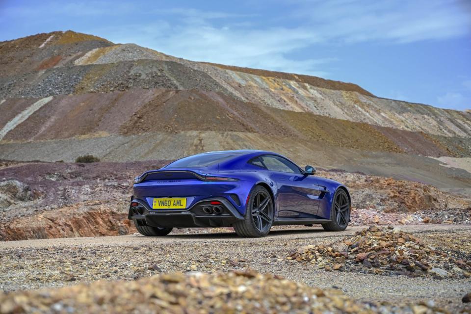 2025 aston martin vantage