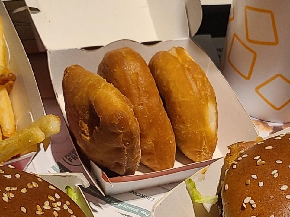 tray of food from an italian mcdonalds