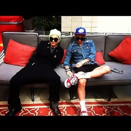 G-Dragon reveals a new photo with TaeYang