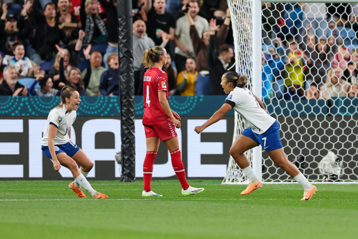 Lauren James celebra su gol en el partido entre Inglaterra a Dinamarca. (Norvik Alaverdian ATPImages/Getty Images)