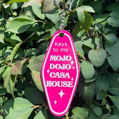 A motel-style keychain that has oh so much Kenergy