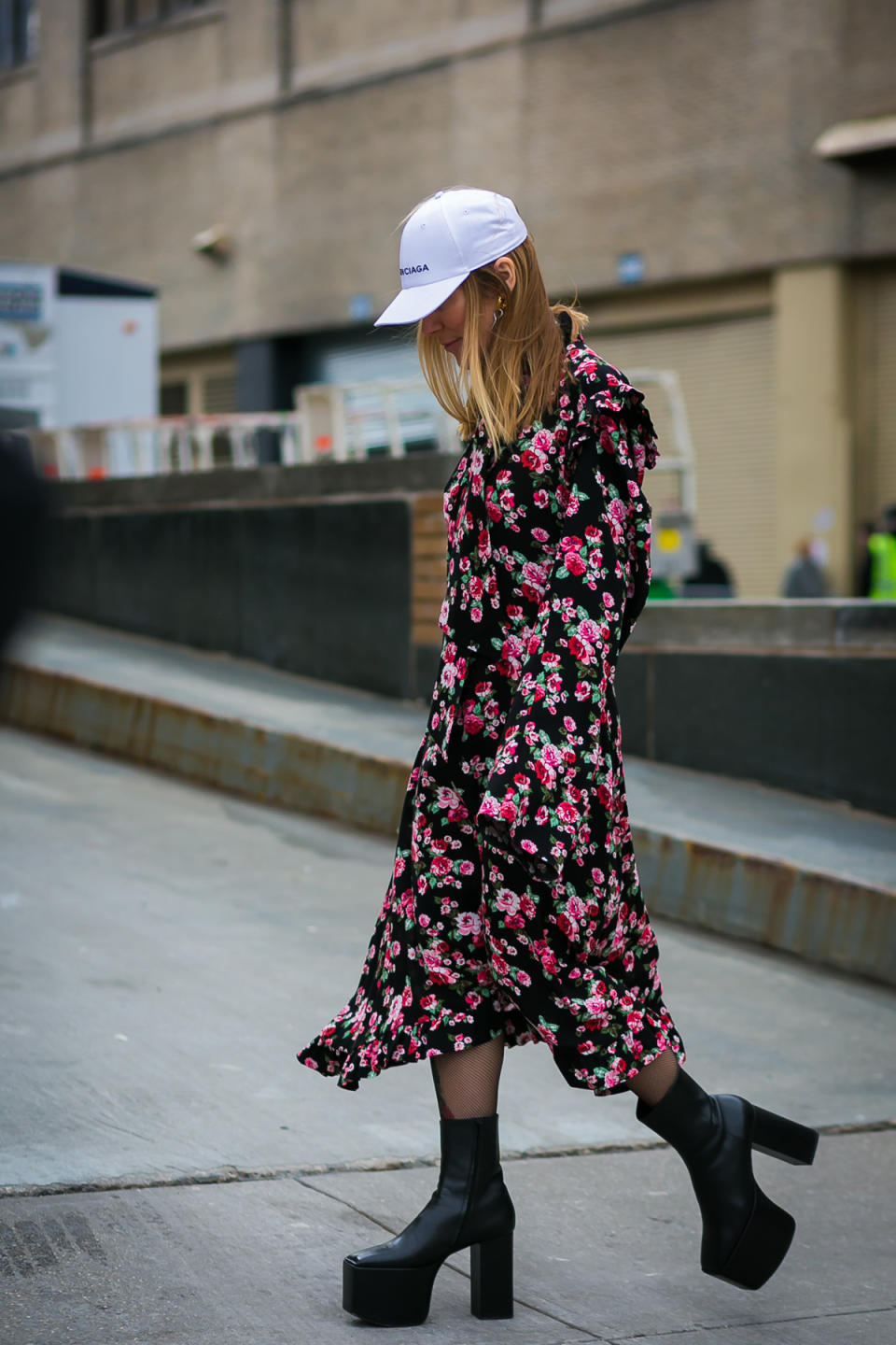 This show-goer braved the cold without a coat – hopefully just for the photo – at New York Fashion Week.