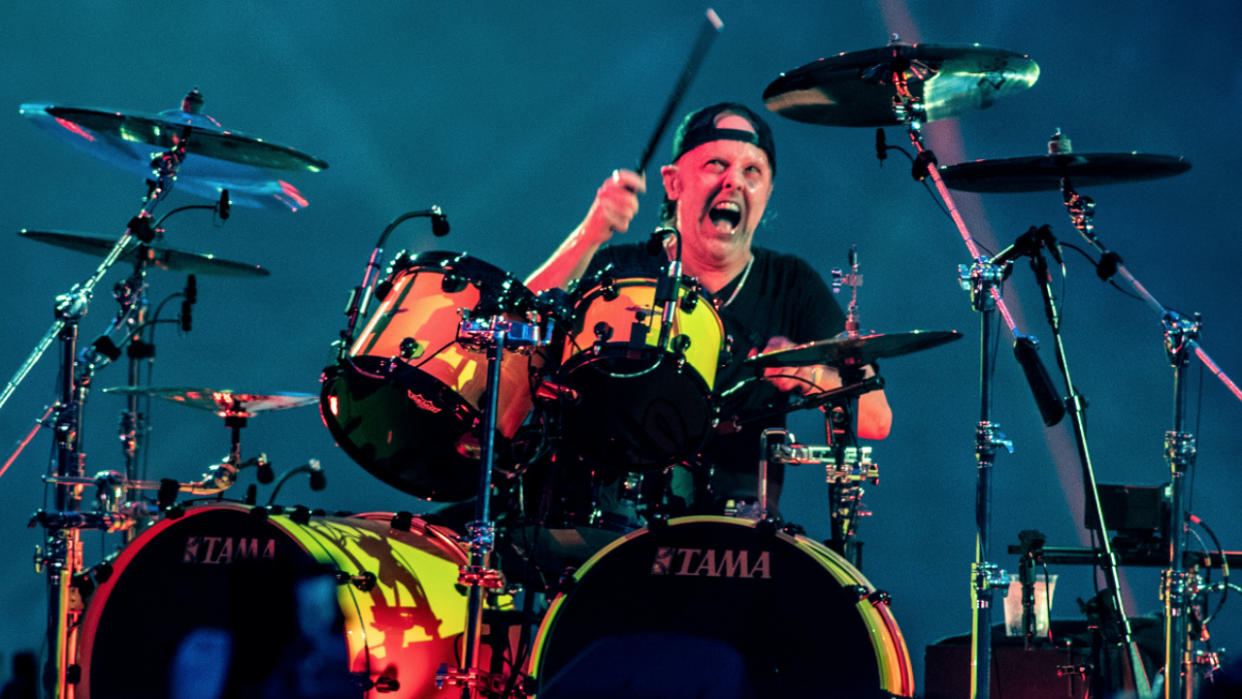  Lars Ulrich playing yellow Tama Starclassic kit, 2023 