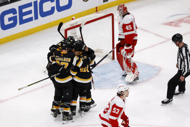 NHL-best Bruins clinch Atlantic with 2-1 win over Tampa Bay – KGET 17