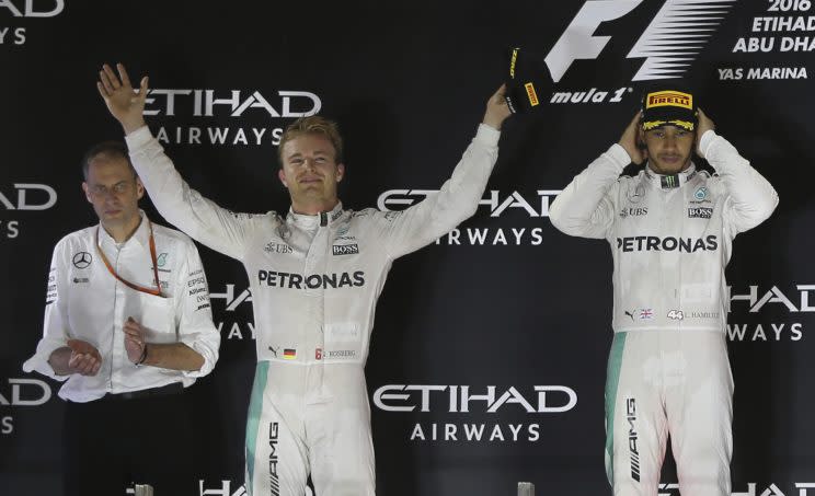 Nico Rosberg feiert seinen Sieg in Abu Dhabi (Bild: AP Photo/Kamran Jebreili)