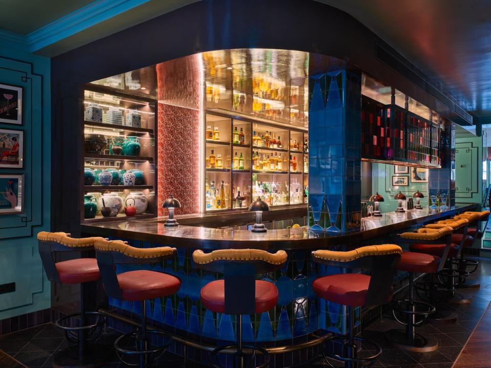 Sip a negroni at Beaverbrook’s swanky cocktail bar (Beaverbrook Townhouse)