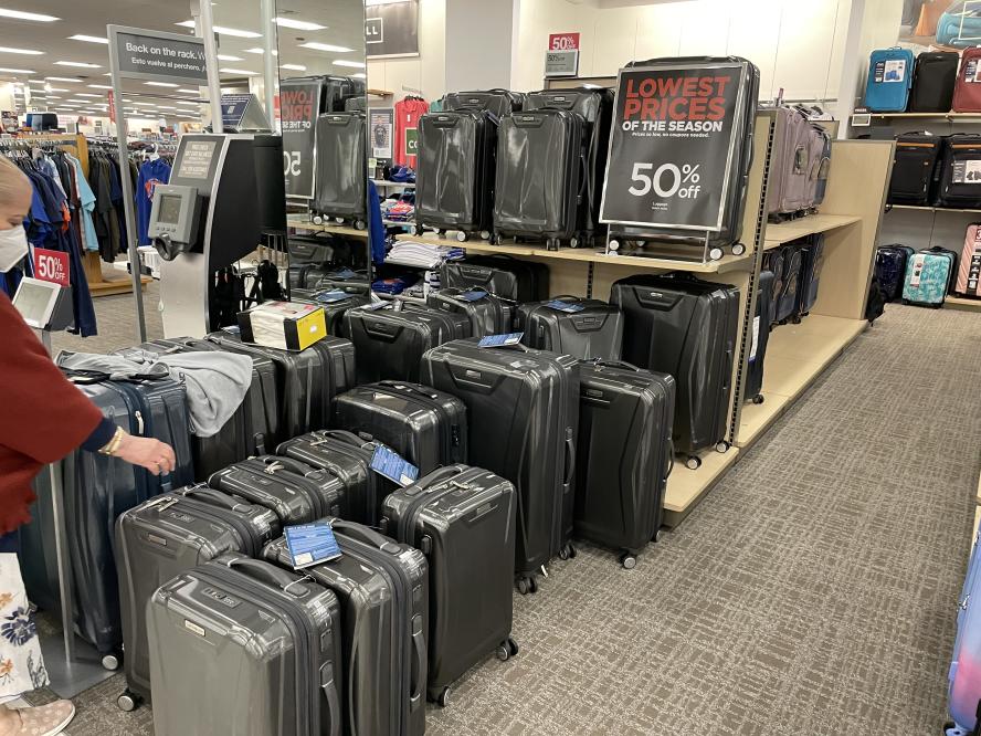 25 photos showing that Kohl's is a mess right now [Video]