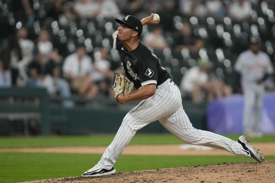 Chicago White Sox relief pitcher Edgar Navarro throws against the Detroit Tigers during the ninth inning of a baseball game Saturday, Sept. 2, 2023, in Chicago. (AP Photo/Erin Hooley)