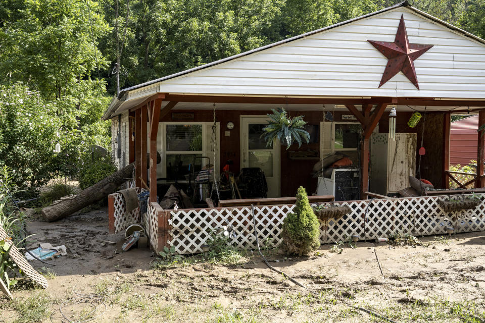 Image: The home of Mary and Arlin Gibson in Pine Top, Ky., on Aug. 2, 2022. (Michael Swensen for NBC News)