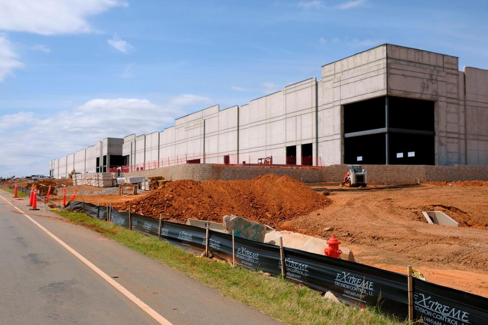 Work continues on Southeast Commerce Park on the northwest corner of SE 89 and Pole Road in Oklahoma City.