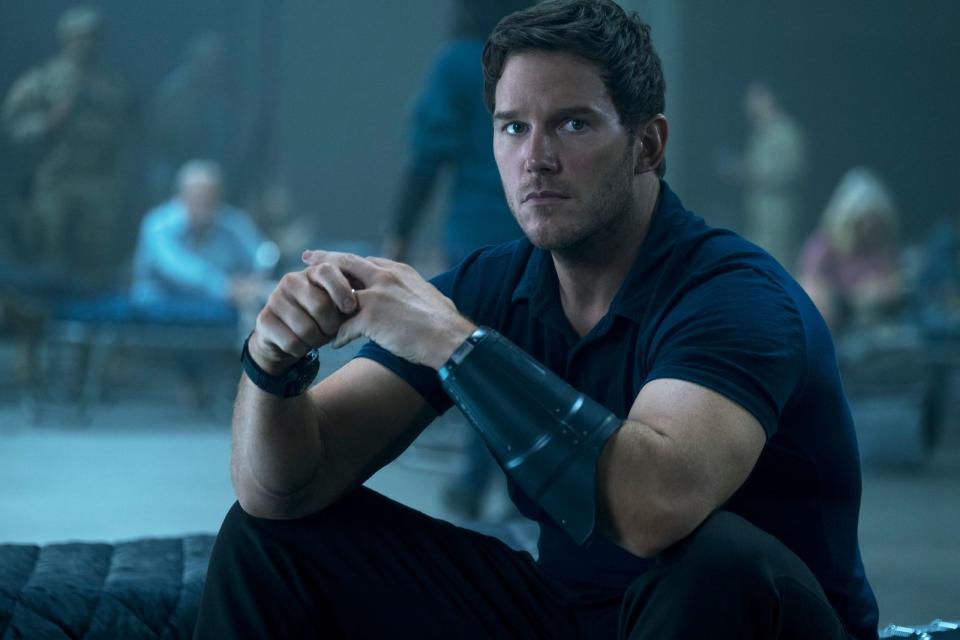 Hollywood-Star Chris Pratt muss mal kurz die Welt retten und reist ein paar Jahrzehnte in die Zukunft, um eine Alien-Invasion zu verhindern. (Bild: © Amazon Studios)