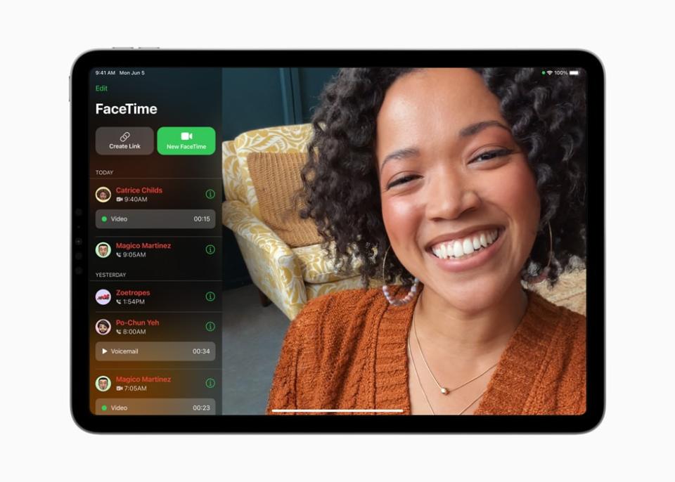 Screenshot of Apple iPadOS 17 expressive FaceTime calls.