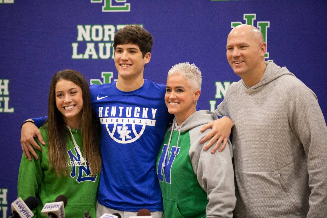 Reed Sheppard posed for a photo with his family (left to right, sister Madison; Reed; mom Stacey; father Jeff) upon announcing his decision to play for the University of Kentucky.