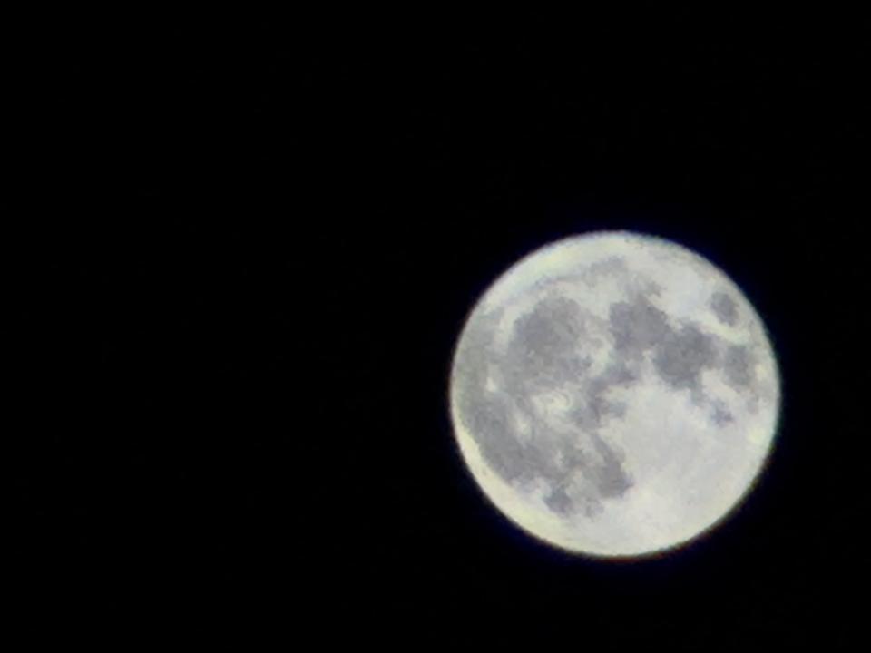 Moon and Tappan Zee bridge taken with Apple iPhone 14 Pro and Moment 58mm lens attachment