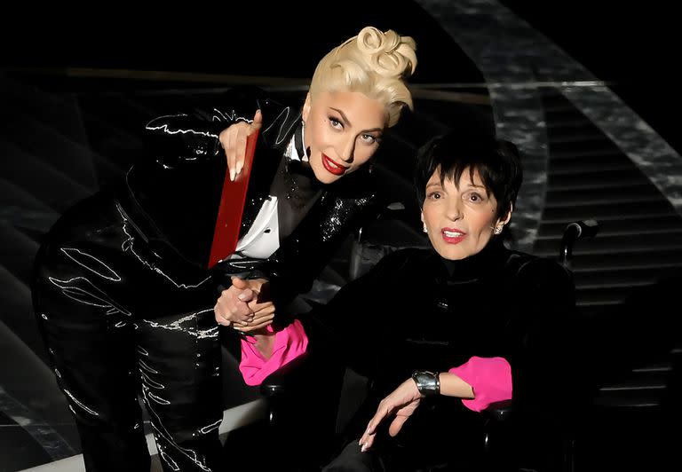 Lady Gaga y Liza Minelli anunciaron el premio final de la noche a la mejor película: CODA