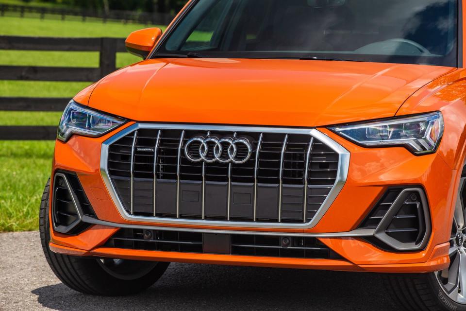 View Photos of the 2019 Audi Q3