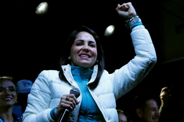 厄瓜多總統大選邁向決選 由左派女律師對戰富豪子