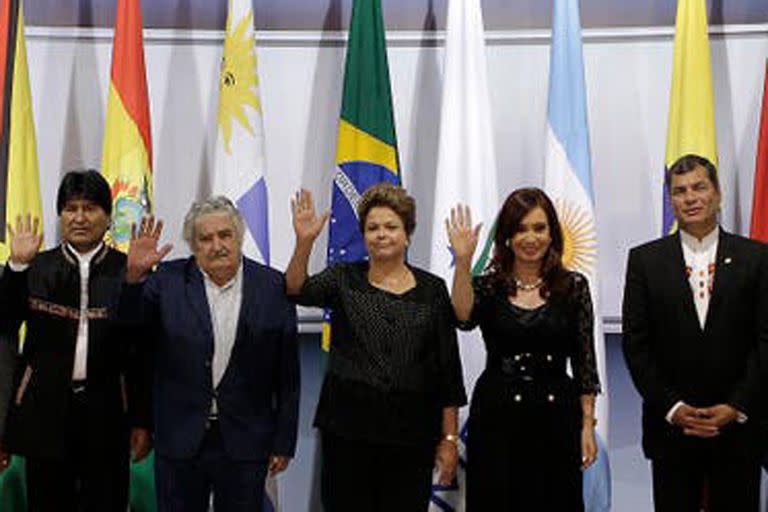 Evo Morales, José Mujica, Dilma Rousseff, Cristina Kirchner y Rafael Correa en una cumbre de presidentes del Mercosur en el 2012