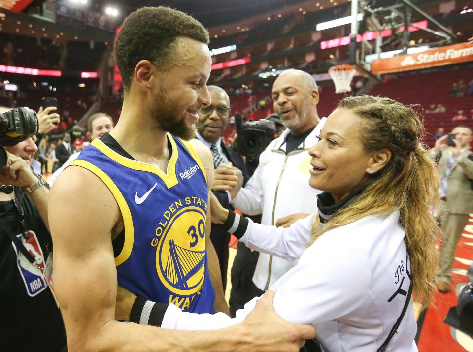 Stephen Curry with his mother Sonya in 2019.