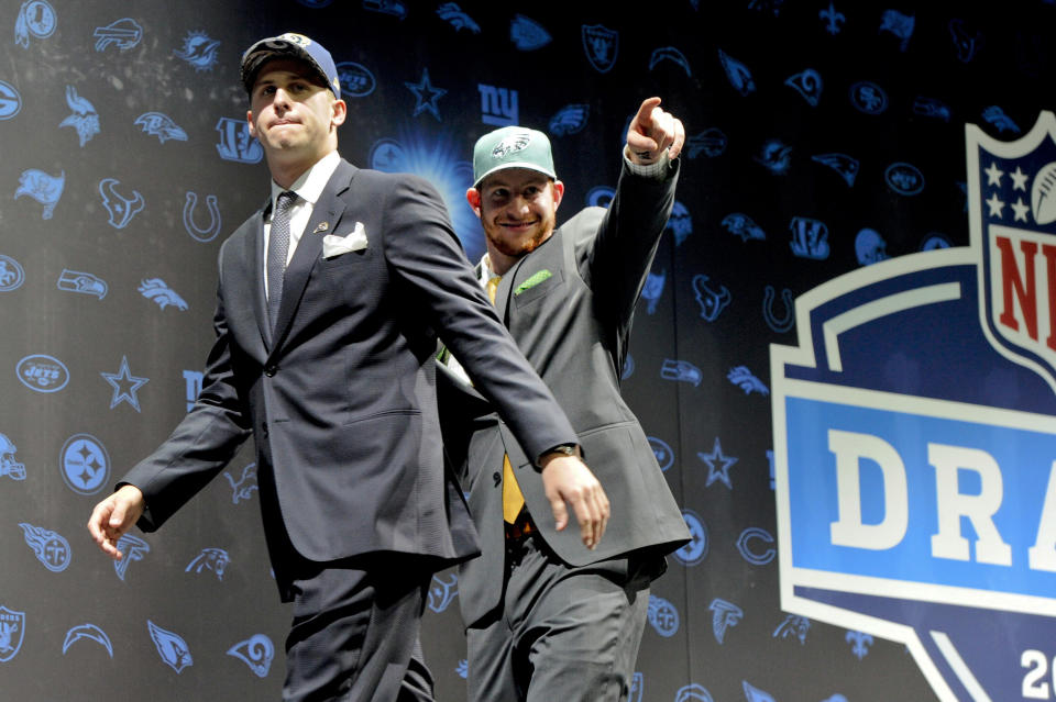 Jared Goff and Carson Wentz were the first two picks in the 2016 NFL Draft. They'll begin 2021 with new teams. (AP Foto/Matt Marton)