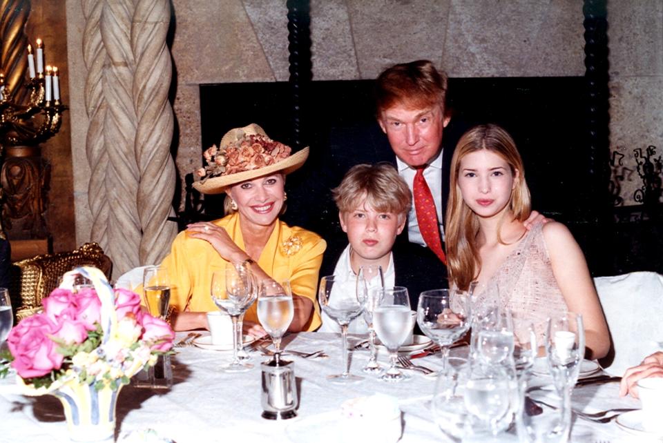 Image of Trump family at dinner