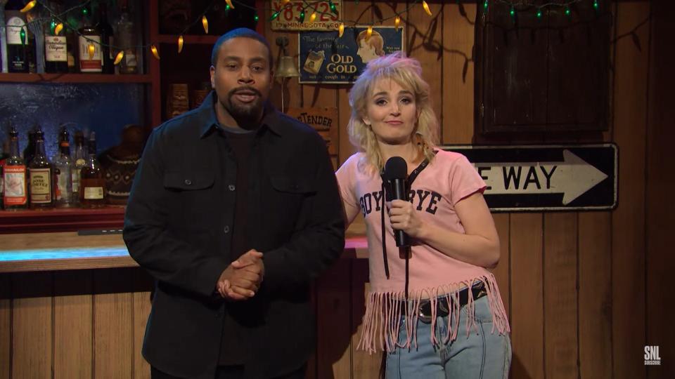 SNL cast members Kenan Thompson and Sarah Sherman on "Karaoke Recap," a sketch coming from a fictitious bar in Wilmington.