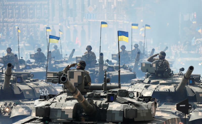 Ukrainian service members take part in the Independence Day military parade in Kyiv