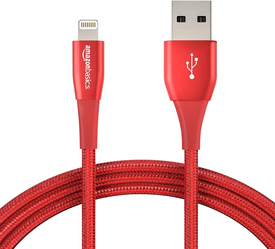 Cable USB-Lightning de nailon con trenzado doble de AmazonBasics (Foto: Amazon).