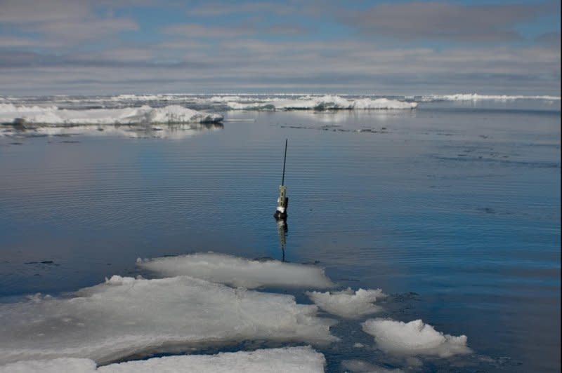 A deployed Argo float dives once every 10 days to obtain deep-water measurements of temperature and salinity and transmits that data to a satellite after resurfacing. Photo courtesy of the University of California-San Diego