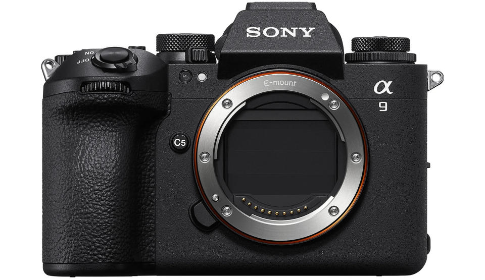 Sony A9 III 是全球首款搭載全域快門的全片幅相機